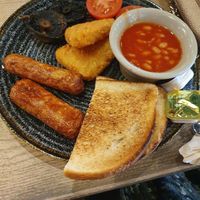  at LHR - The Crown Rivers -  JD Wetherspoon - T5 in West London