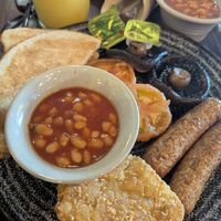 Vegan English breakfast 😍 at LHR - The Crown Rivers -  JD Wetherspoon - T5 in West London