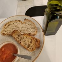 Tostada with tomato and olive oil at FAV COFFEE - Café de especialidad in Valencia
