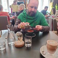 Cozy and full 🧇🥐🥞🫔🌯☕🍵🍷🍺🍰 at Café Naiv in Innsbruck
