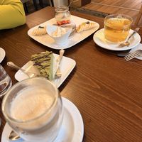 Salted Pistazie Kuchen und Pancakes   at Café Naiv in Innsbruck