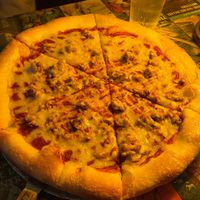 Vegan cheese pizza with bbq tempeh at Satchel's Pizza in Gainesville