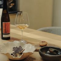 Topinambour et Champignons 
Tuile café 
Eringi grille aux aiguilles de sapin 
Brioche au champignon 
 at Entropy in Brussels