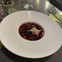 Rote Beete Suppe mit Wantan  at Ollis Restaurant in Herne