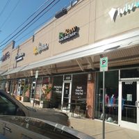 Front of Restaurant at Be Raw Food and Juice in Dallas