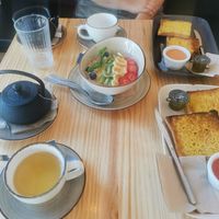 Chia and turmeric toast, coconut and mango bowl at Aguacate in Jerez