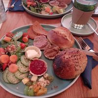 Veganes Frühstück at erhardt - das neue Café in Hannover