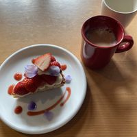 Strawberry tart and chai  at Cafe KuKuRu in Yokohama