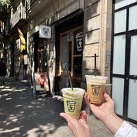 Iced matcha latte and iced vanilla latte. Both with oat milkk  at Syra Coffee in Barcelona