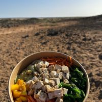 Selbst zusammengestellte Protein–Bowl, glutenfrei und vegan #Veganuary at Sumak Poke in Fuerteventura