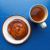 Cinnamon roll at Bundu in Kaunas