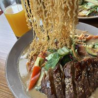 Flying Noodles mit „Ente"  at Umi Vegan in Berlin