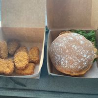 Vegan chicken burger and nuggets   at Hans im Glück - Giesing in Munich