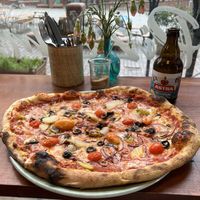 Pizza mit Gemüse und Birne   at Pizzamatrosen in Hamburg