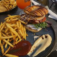 burger  at Good and Well in Lyon