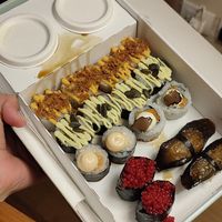 Tasty box "M" at EssenzaSushi in Milan