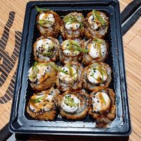 Hot roll de salmão at Bungalow Plant-Based Sushi in Sao Paulo