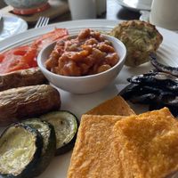 The main event includes bubble & squeak, baked beans, roasted tomatoes/zucchini/mushrooms, sausages, polenta, toast & jam. This is what breakfast dreams are made of    at Blaeberry House in Inverness