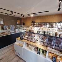 Inside tge shop, overview at T-nuts in Beernem