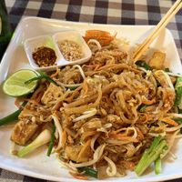 Pad thaï   at Tonkow in Koh Lipe