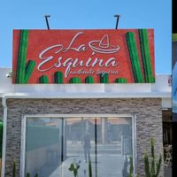 Restaurante at La Esquina Authentic Taqueria in Charneca Da Caparica