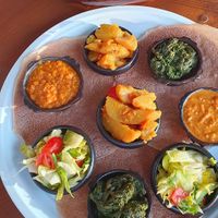 Salat, Kartoffeln, Spinat, Linsen & Kichererbsen at Hakuna Matata in Neu-ulm
