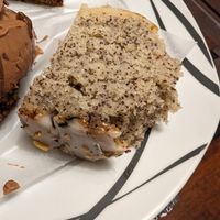 Lemon Poppy cake at Veganer Göing - Jakobistr in Hannover