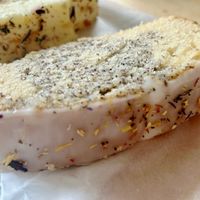 lemon poppy cake  at Veganer Göing - Jakobistr in Hannover