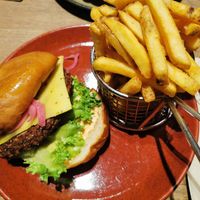 Another Illutionisten, this time puched over for dramatic effect at Bada Bing Burger in Falkoping