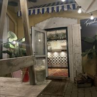 Patio to front door at Tropical Station in Uebersee
