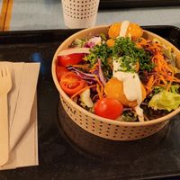 "Chicken" Nugget Salat at Swing Kitchen in Munich