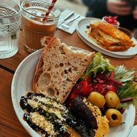 Salad bowl- roasted peppers, olives, carrot houmus, beetroot & delicious bread 🍞 at Faun in Malvern
