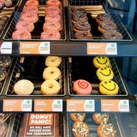 Vegan options clearly marked at Dunkin' - Gustaf-Gründgens-Platz in Dusseldorf