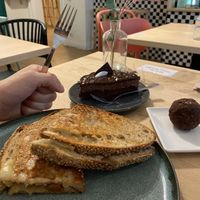 Grilled cheese sandwich, Rumkugel & chocolate mousse cake  at ima vegan  in Hamburg