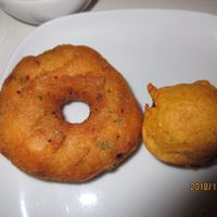 Vada and aloo bonda  at 36 Spices in Yokohama
