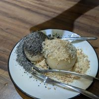 Mochi (sesame and peanut) at Ci Hong Vegetarian 慈鴻素食 in New Taipei City