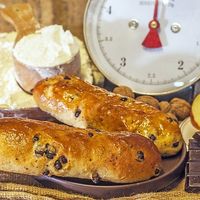 Kamut roll with apple and chocolate at Forn Fortino in Barcelona