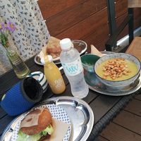 Bagels und Tagessuppe at Veshta in Bankya