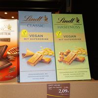 vegane schokolade - 2,09€ statt 2,99€ (-30%) at Lindt Chocolate Shop (Outlet) in Bad Muenstereifel