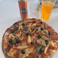 Vegan chickn pizza with extra olives   at Coco Locco in Koh Phangan
