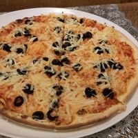 Vegane Pizza Margherita mit extra Oliven at Pizza Engel in Hoesbach