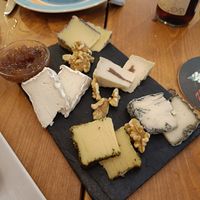 Vegan cheese plate at Ginger & Seltz in Barcelona