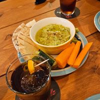 Hummus de espinacas at Ginger & Seltz in Barcelona