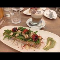 Tostada vegana & cappuccino with soy milk at La Bóveda in Burgos