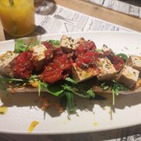 Es más grande de lo que parece en la foto. Como se ve, la cantidad que ponen es muy buena. at La Bóveda in Burgos