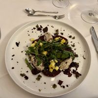 Veganer Thunfisch auf Rote Bete Carpaccio  at Villa Marburg im Park in Heigenbruecken