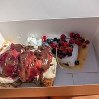 Cakes on the go at Kawastrofa in Wroclaw