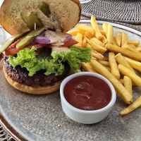 Vegan burger at Platanus Bar & Food in Kotor