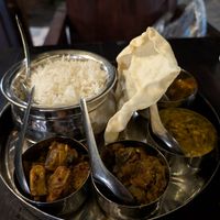 Reis mit veganen Curries at Taste of Ceylon in Luang Prabang