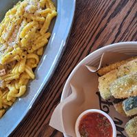 carbonara, zucchini fritti at don Fred in Newtown